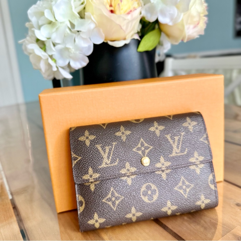 Louis Vuitton Monogram Porte Papiers Trifold Leather Passport Wallet